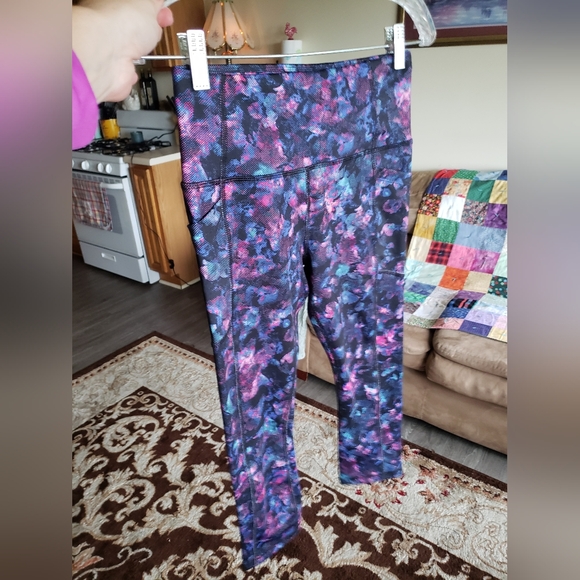 NWOT hit! Floral high waist Avia work out leggings - Picture 7 of 14